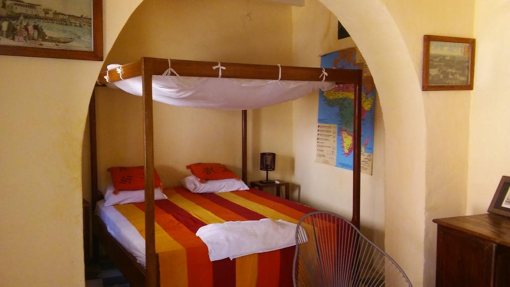 Maison Augustin Ly Gorée Екстериор снимка