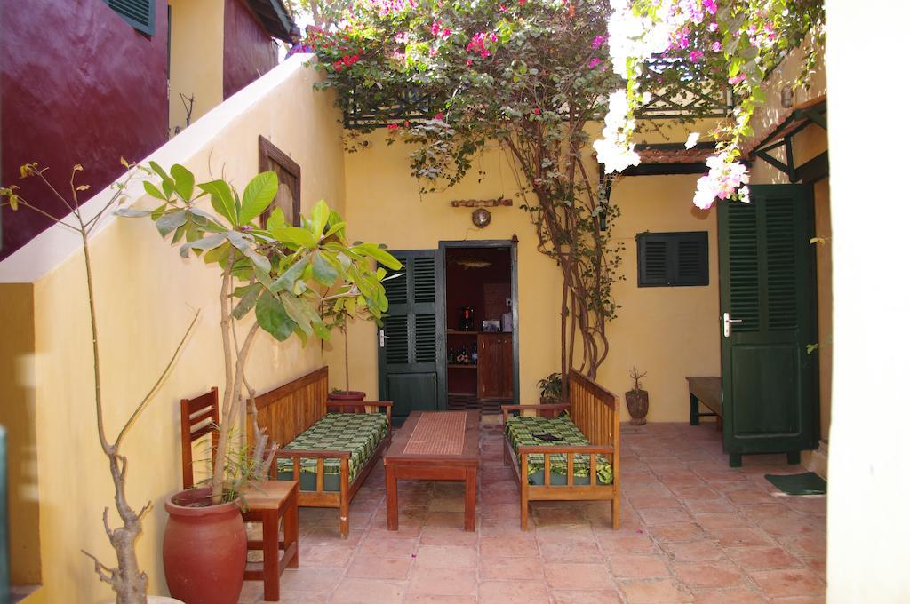 Maison Augustin Ly Gorée Екстериор снимка